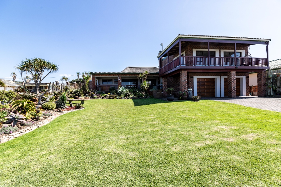 5 Bedroom Property for Sale in Kidds Beach Eastern Cape